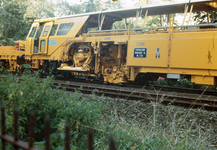 21374 Afbeelding van een stopmachine van de Nederlandse Spoorwegen op de Oosterspoorweg te Utrecht.